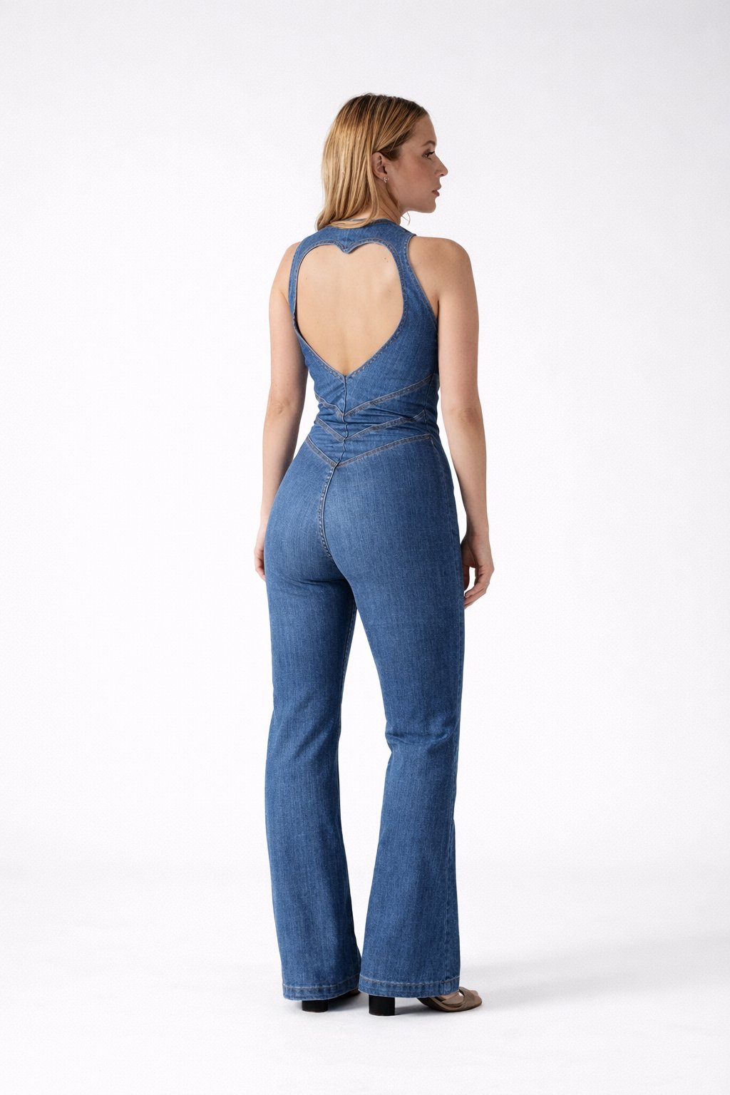 Vrouwelijke Jumpsuit Wijd Uitlopende Pijpen Oranje Details
