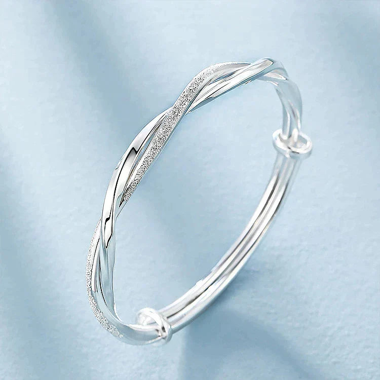 Gevlochten Zilveren Armband – Elegant Damesarmband met Moderne Textuur – Tijdloos Sieraad voor Elke Gelegenheid