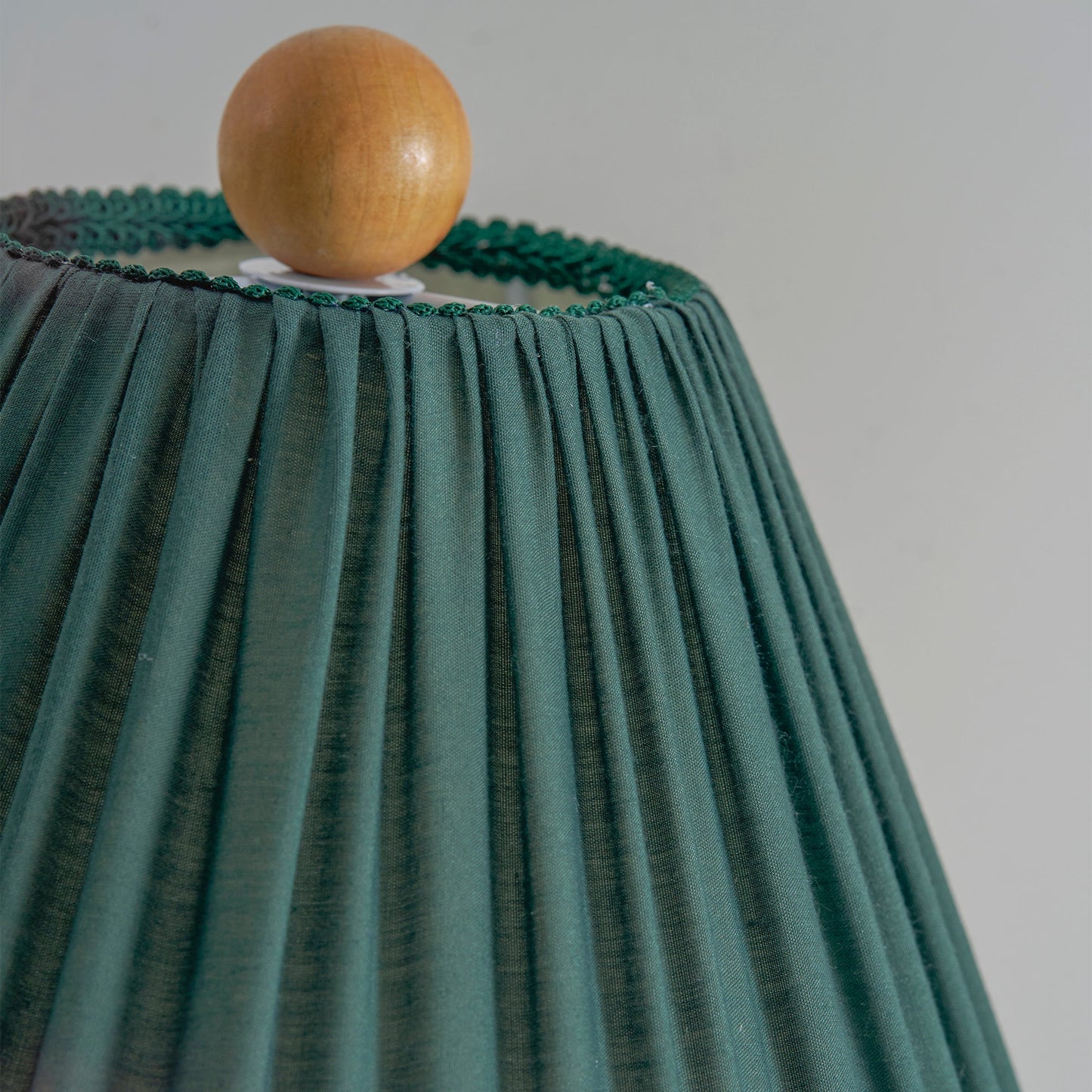 Retro Tafellamp met Geplooide Stoffen Kap – Warm Zacht Licht – Scandinavisch Minimalistisch Design voor Slaapkamer Woonkamer