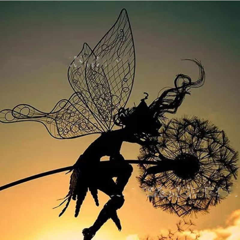Metalen Tuinsteker Fee met Paardenbloem 75cm Decoratie voor Tuin Gazon Bloembak Magisch Sprookjesbeeld Windbestendig Fantasiebeeld Fantasieliefhebbers Romantische Tuininrichting Dromerig Accent