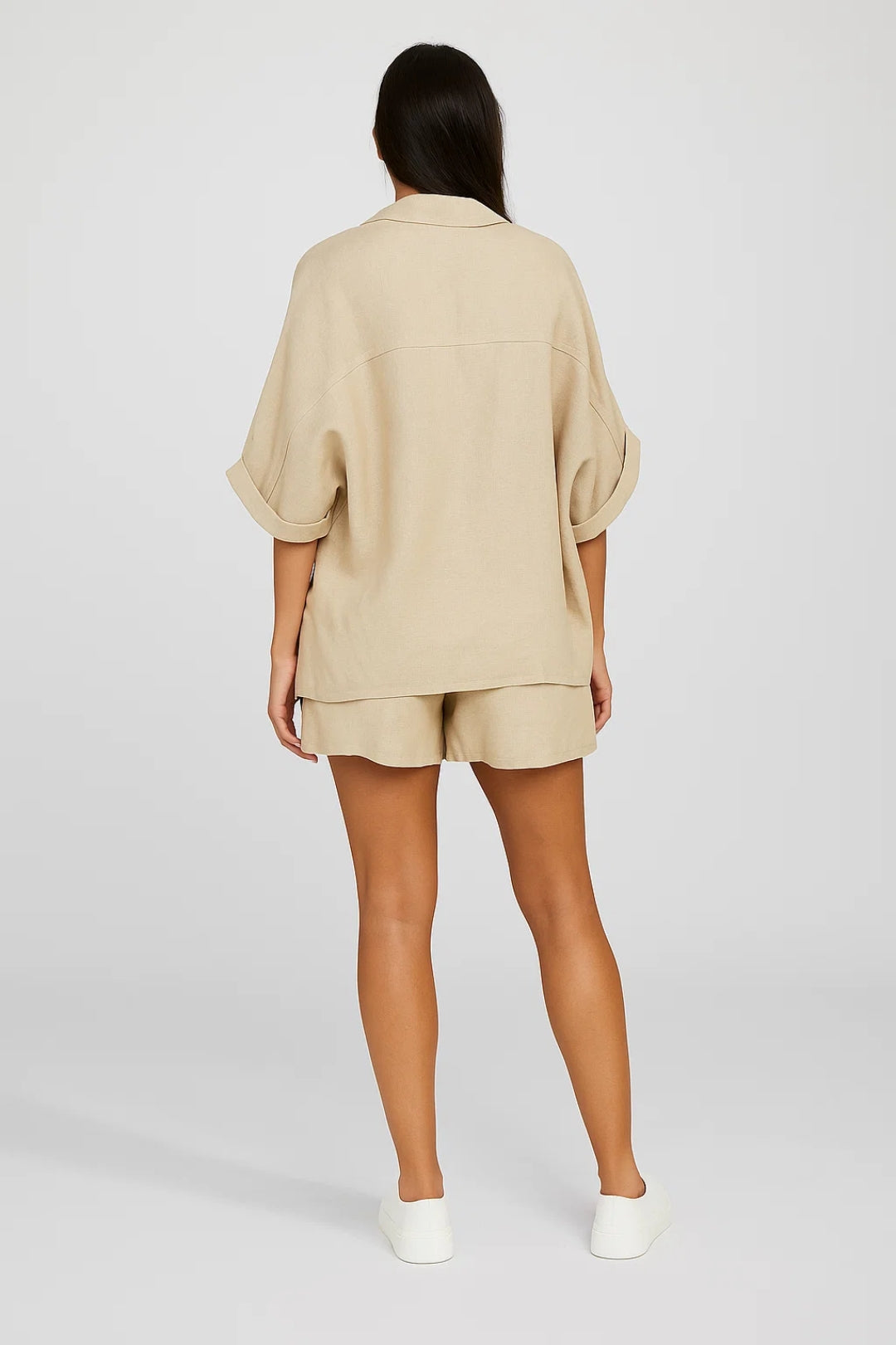 Dames Zomer Outfit - Oversized Blouse met Korte Broek en Revers