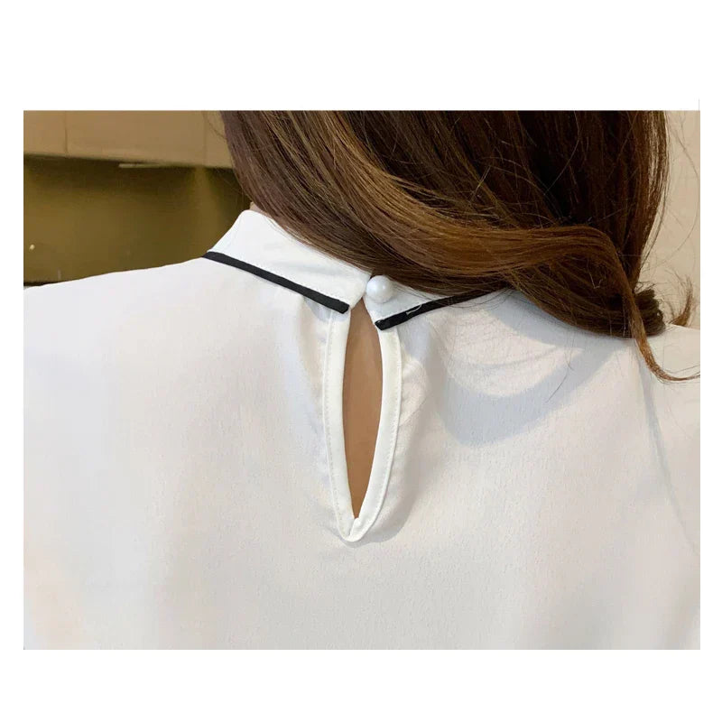 Vrouwelijke Zomer Blouse Licht en Luchtig