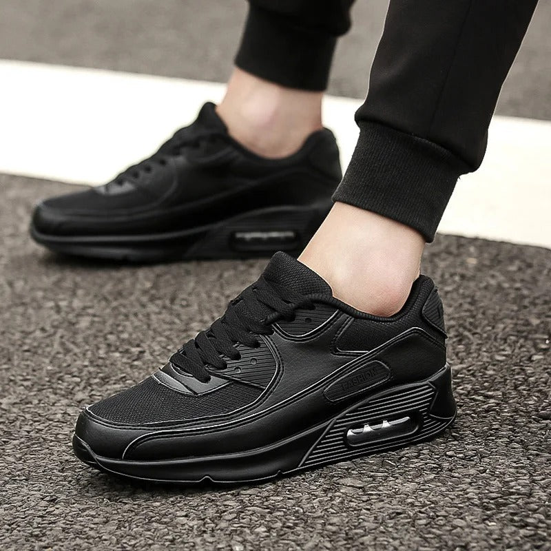 Jasper | Witte leren hoge zool herensneakers in de kleur Zwart 1 voor heren in stijl geschikt voor alle seizoenen.