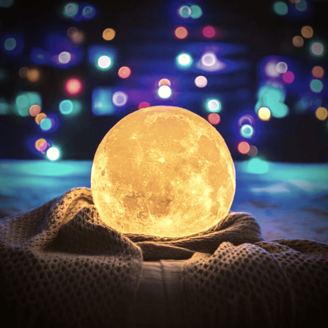Maanlamp met 3D-Oppervlak en Touchbediening – Draadloze LED Sfeerverlichting op Houten Standaard in 4 Maten