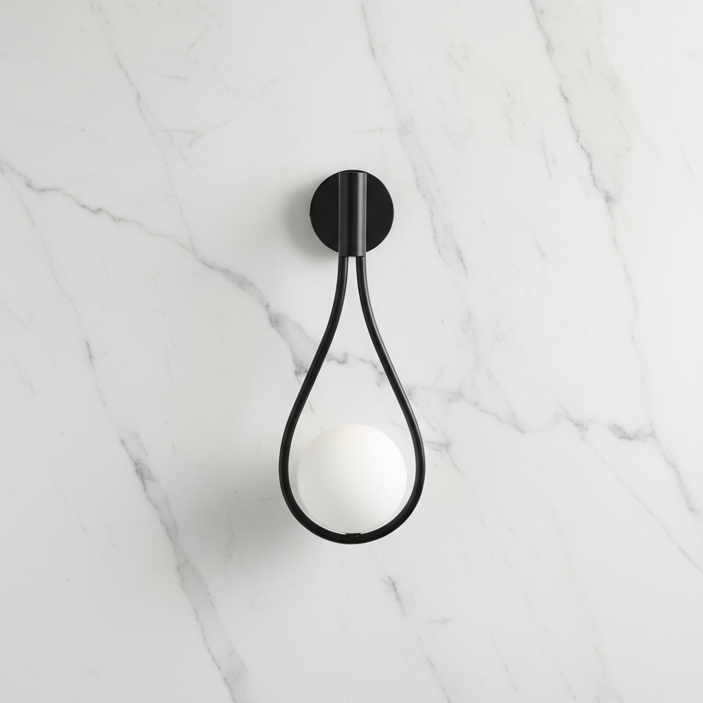 Moderne Scandinavische Wandlamp met Metalen Afwerking