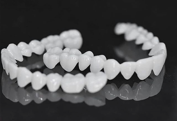Tandprothese met Aanpasbare Lensstructuur voor Natuurlijk Uiterlijk
