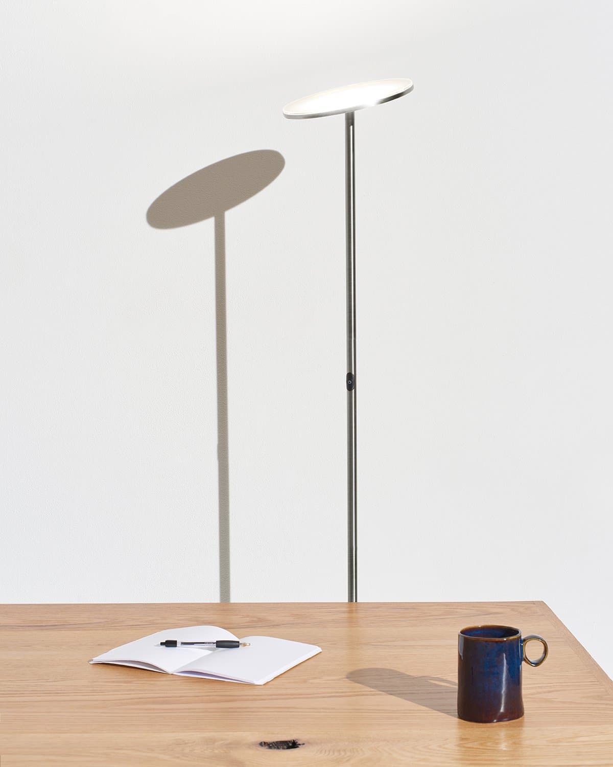 Vloerlamp LED Modern Dimbaar Slank Design Zwart Staande Lamp