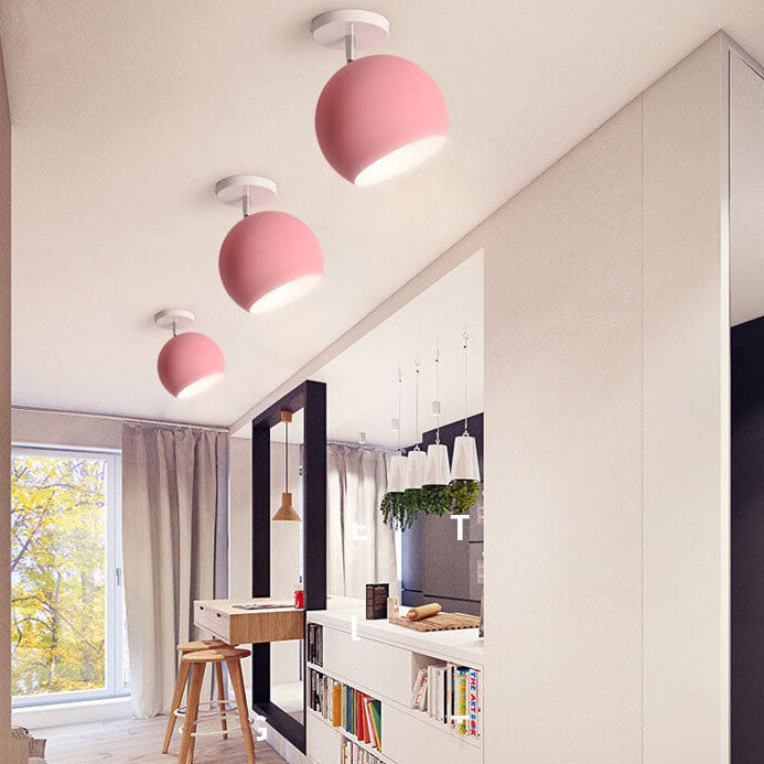 IJzeren Plafondlamp met Houtaccenten – Kleurrijk Design voor Gang en Woonkamer