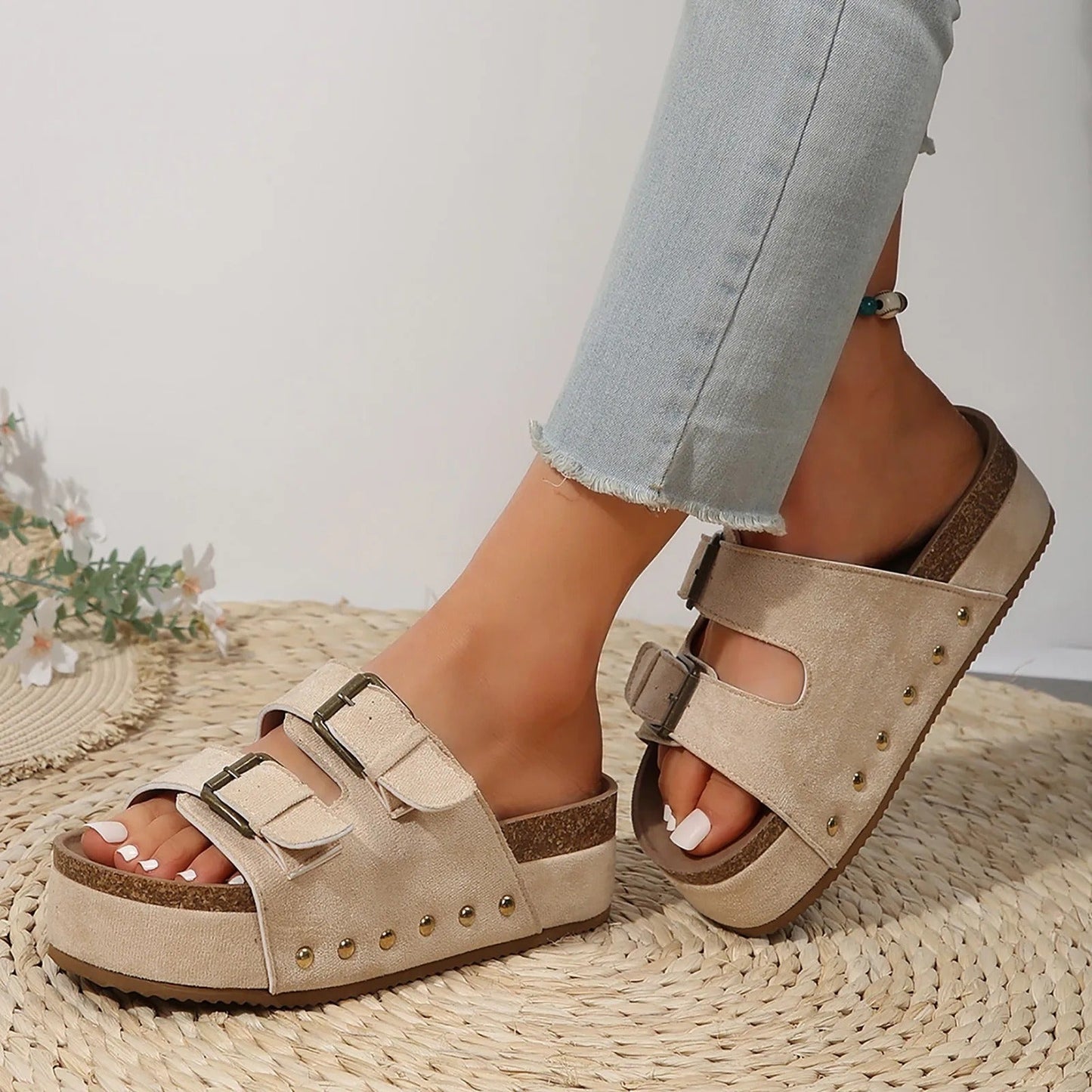 Sandalen met Dubbele Band en Gesp Leona → Sandalen met Dubbele Band en Gesp Leona wordt: 
Sandalen Leona met Dubbele Riemen en Gesp