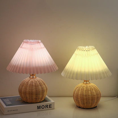 Rotan Tafellamp Geplooide Kap USB 5W Slaapkamer Nachtkastje Scandinavisch Boho Sfeerverlichting Riet Bureau Leeslamp