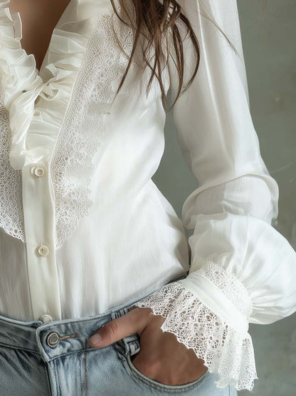 Vrouwelijke Blouse Ivoorwit met Kant en Ruches