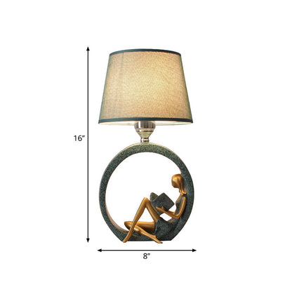 Leeslamp met Sculptuur Lezend Meisje – Tafellamp Hars & Stof Blauw – Sfeerverlichting Slaapkamer Bureau Leeshoek
