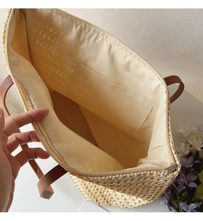Gevlochten Rieten Mandje met Lederen Hengsels – Natuurlijke Handtas voor Markt en Stad – Scandinavisch Design