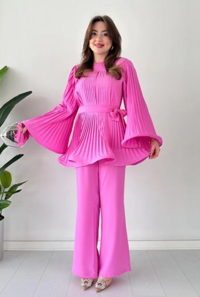 Vrouwelijke Broek en Top Combinatie Geplooid en Wijd Model
