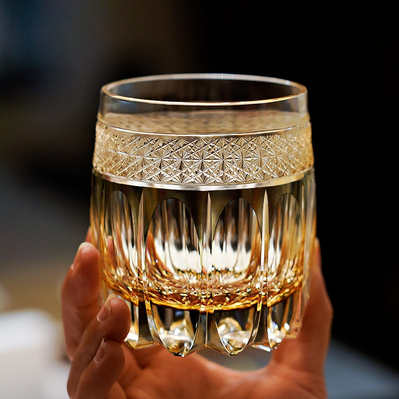 Handgeslepen Amber Whiskeyglas met Sterrenhemel Patroon en Houten Doos