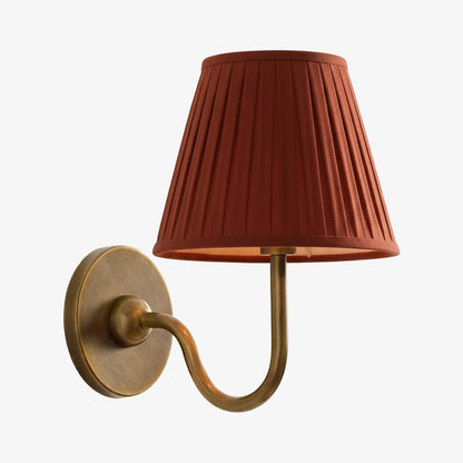 Wandlamp met Geplisseerde Stoffen Kap – Klassieke Verlichting voor Slaapkamer en Woonkamer
