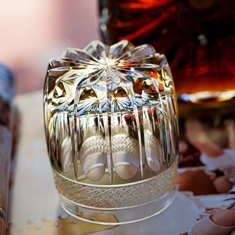 Handgeslepen Amber Whiskeyglas met Sterrenhemel Patroon en Houten Doos