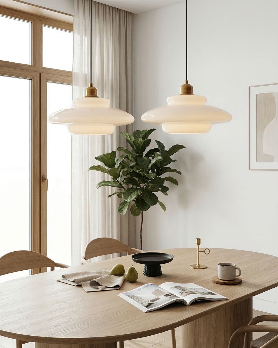TINA Hanglamp – Mid-Century Melkwit Glas met Geborsteld Messing | Moderne Eetkamer & Keukenverlichting | Verstelbaar | E27 Fitting