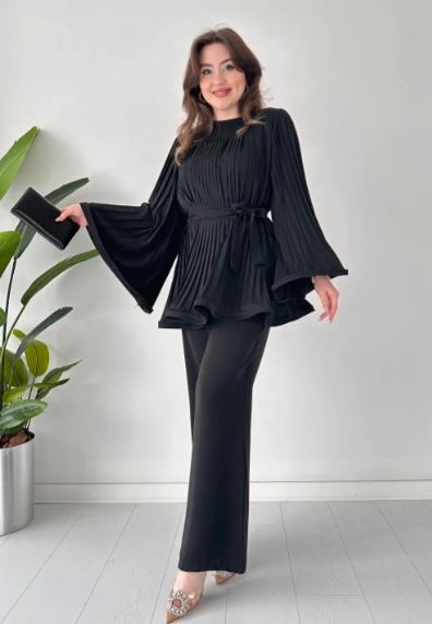 Vrouwelijke Broek en Top Combinatie Geplooid en Wijd Model - StudioMarella