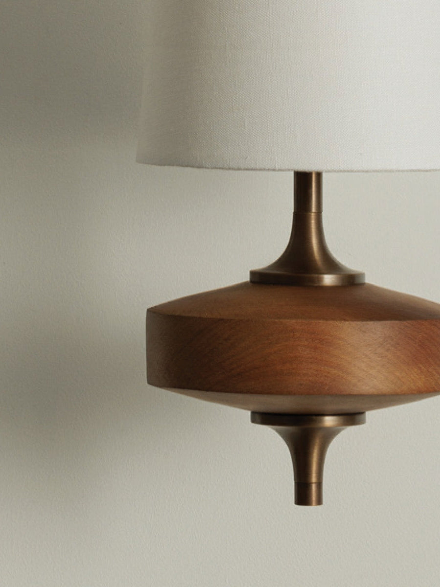 Retro Wandlamp met Stoffen Kap – Vintage Verlichting voor Slaapkamer