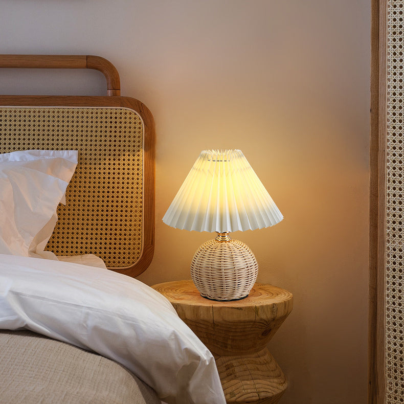 Rotan Tafellamp Geplooide Kap USB 5W Slaapkamer Nachtkastje Scandinavisch Boho Sfeerverlichting Riet Bureau Leeslamp