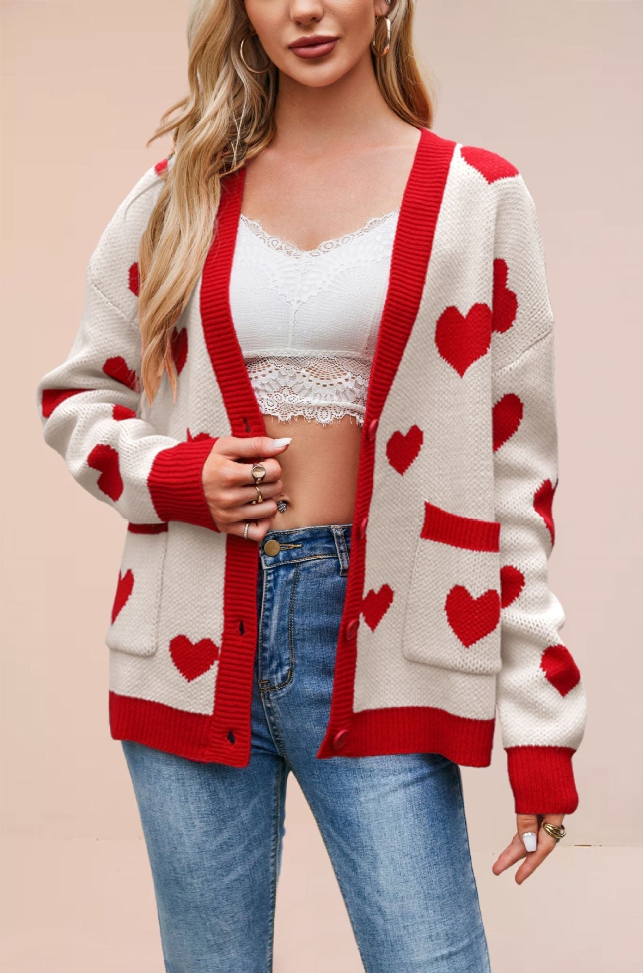 Dames Gebreide Vest met Hartjes en Contrasterende Details wordt 
Dames Vest Gebreid met Hartjes en Kleurrijk Detail