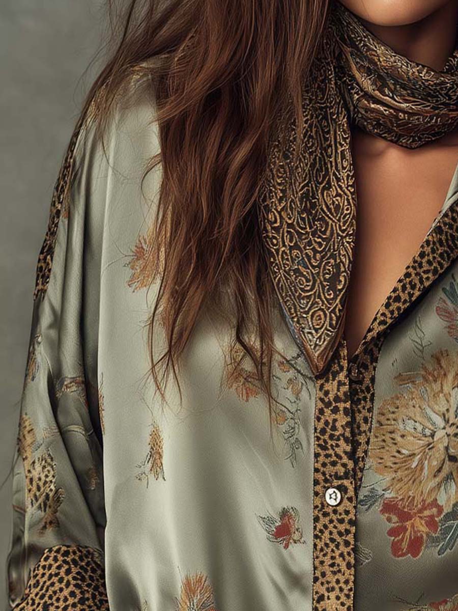 Vrouwelijke Satijnen Blouse met Bloemenprint en Luipaardmotief