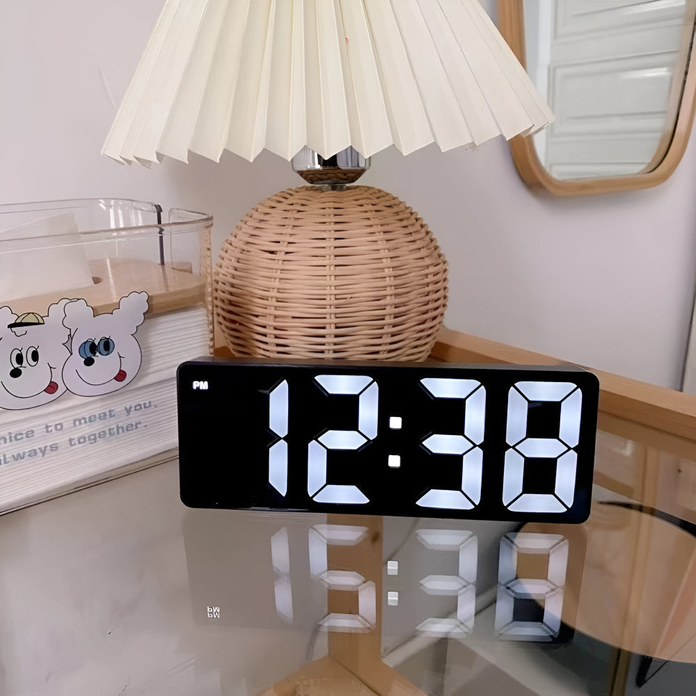 Digitale LED Spiegelwekker met Datum en Temperatuur — Minimalistisch Design voor Slaapkamer en Bureau
