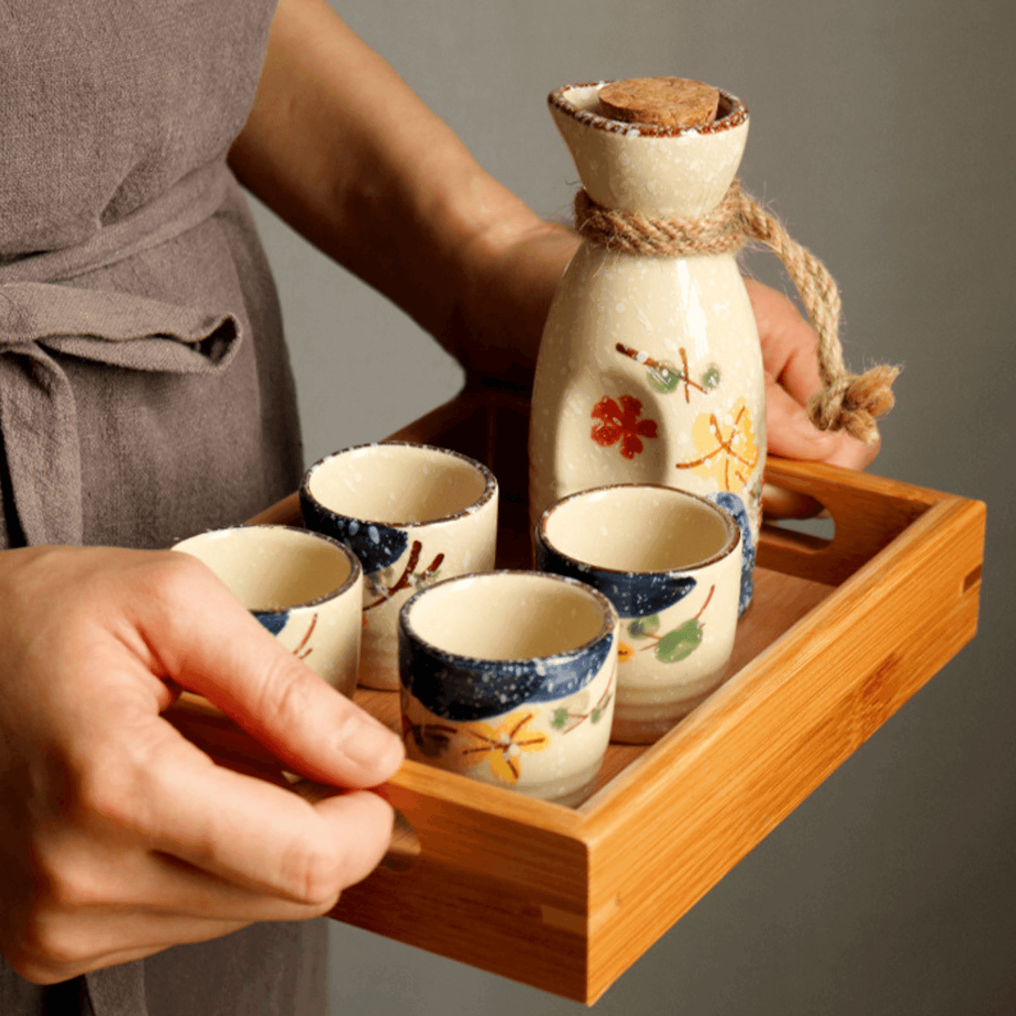 Japans Sakura Sake Serviesset met Karaf en Kopjes – Keramiek met Kersenbloesem Motief
