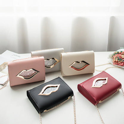 Dames Schouder tas met Ketting en Lippenstift Detail Stijlvol