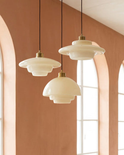 TINA Hanglamp – Mid-Century Melkwit Glas met Geborsteld Messing | Moderne Eetkamer & Keukenverlichting | Verstelbaar | E27 Fitting