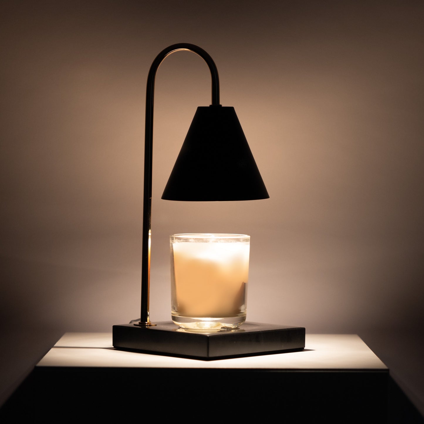 Luxe Kaarsverwarmer Lamp Met Tijdloze Marmeren Afwerking En Vlamloze Warmte