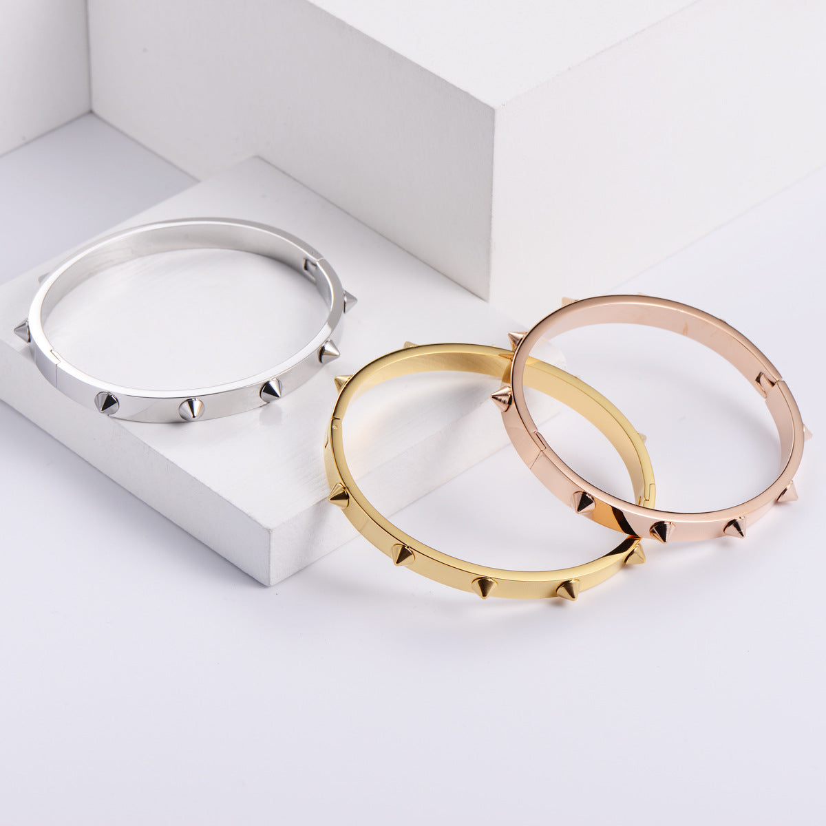 Dames Armband Zilver RVS met Studs Elegante Look - StudioMarella