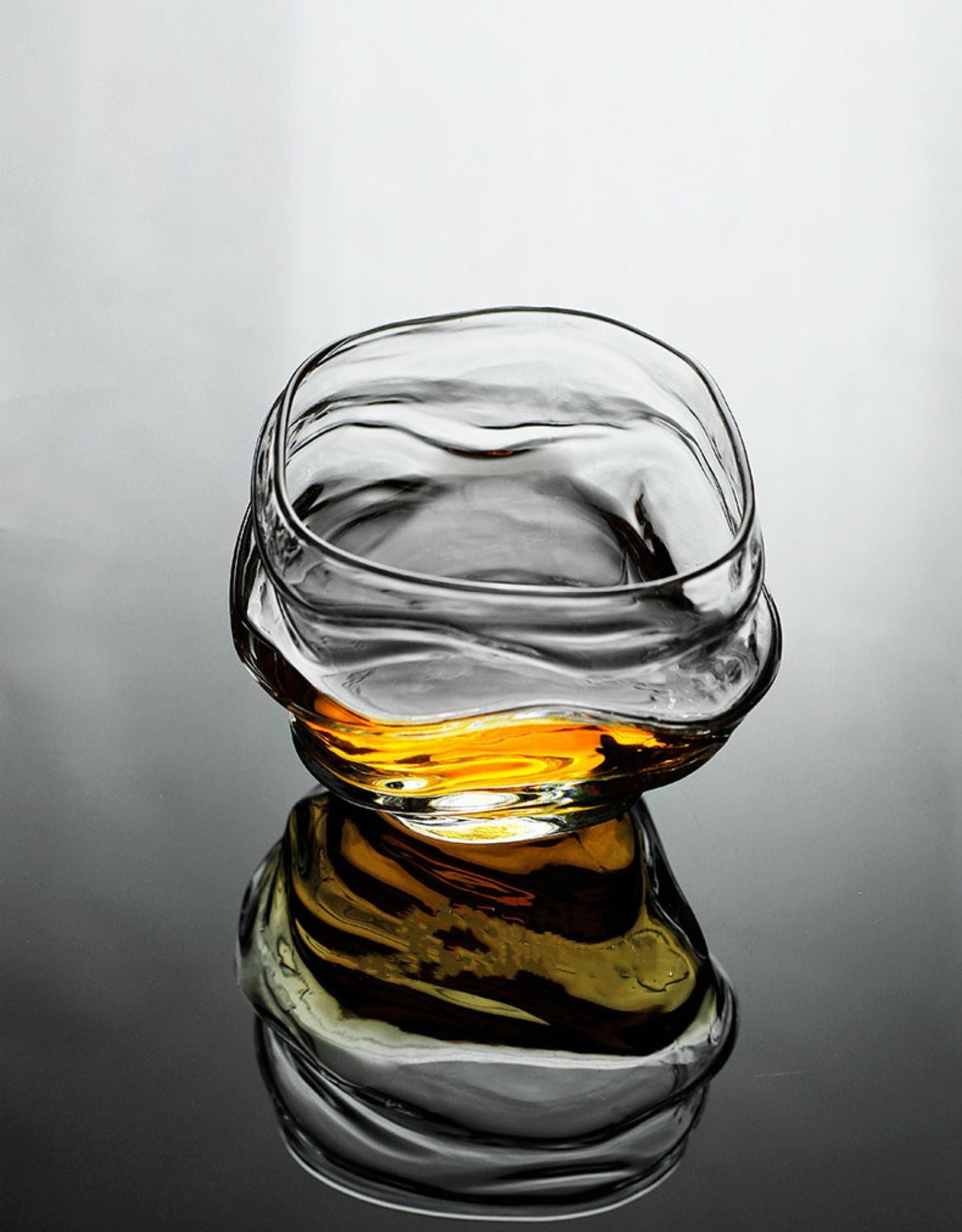 Japans Whiskyglas met Golvende Kristal Textuur 255ml Handgemaakt Premium Barware voor Spiritusproevers en Whiskyliefhebbers Luxe Drinkglas met Houten Kist Oceaanontwerp Kristalglas