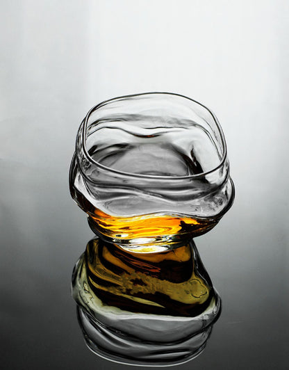 Japans Whiskyglas met Golvende Kristal Textuur 255ml Handgemaakt Premium Barware voor Spiritusproevers en Whiskyliefhebbers Luxe Drinkglas met Houten Kist Oceaanontwerp Kristalglas