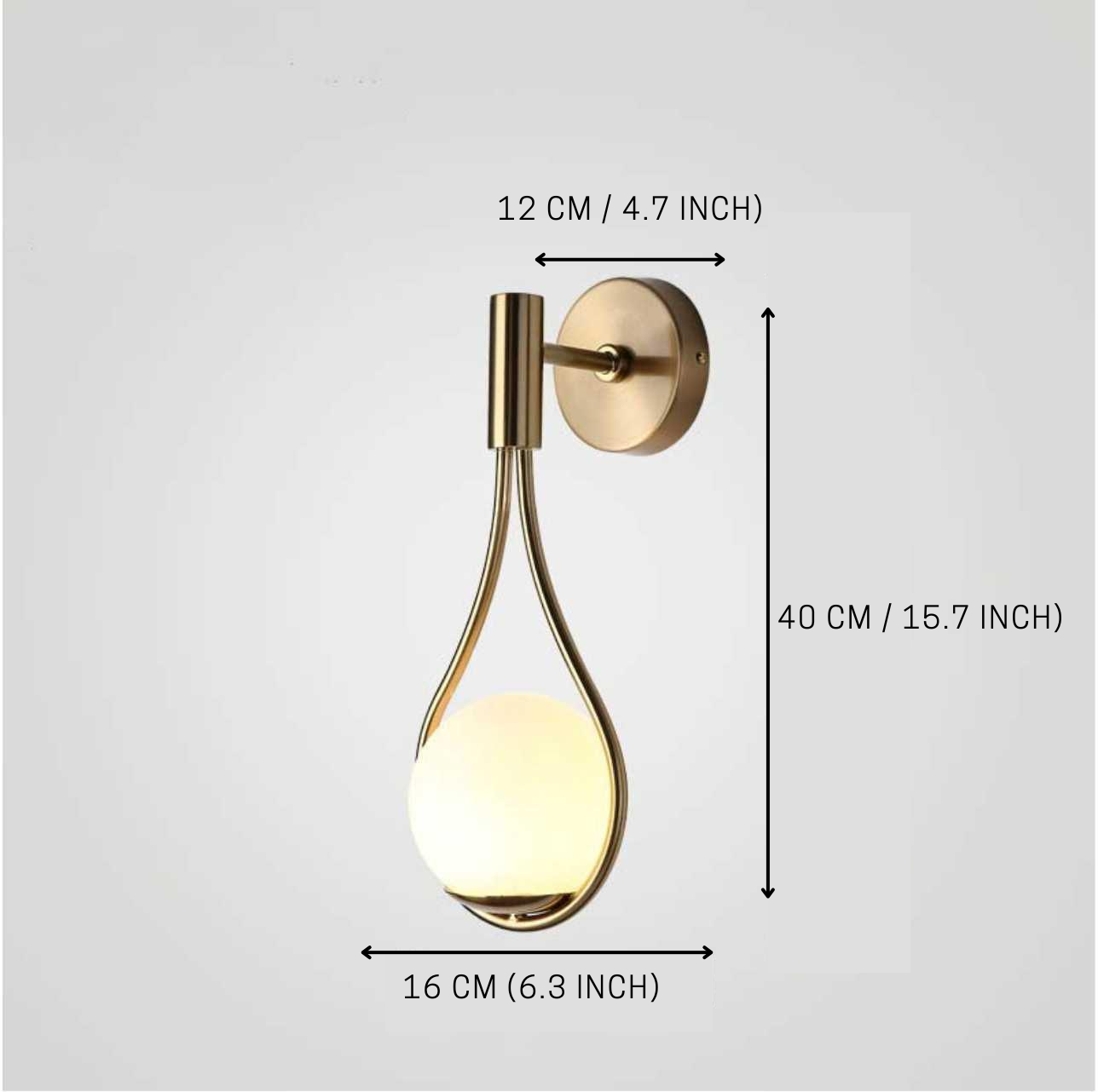 Moderne Wandlamp met Scandinavische Uitstraling - Zwart & Goud - Sfeervol Licht voor Elke Ruimte