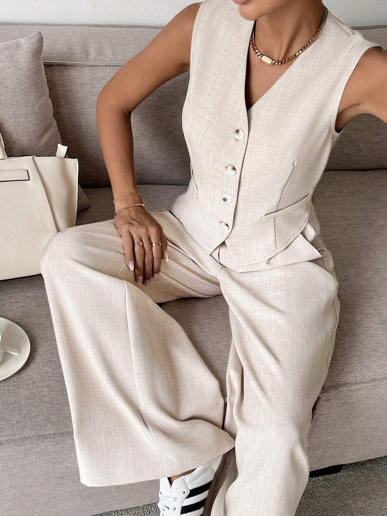 Vrouwelijke Vest en Broek Set Comfortabel Modern Design