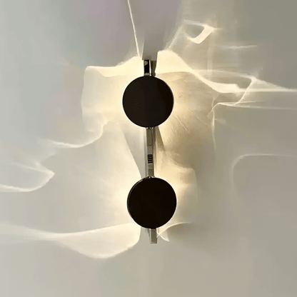 Kinetic Shadow Wandlamp Sculptuur met Verchroomde Schaduwprojectie