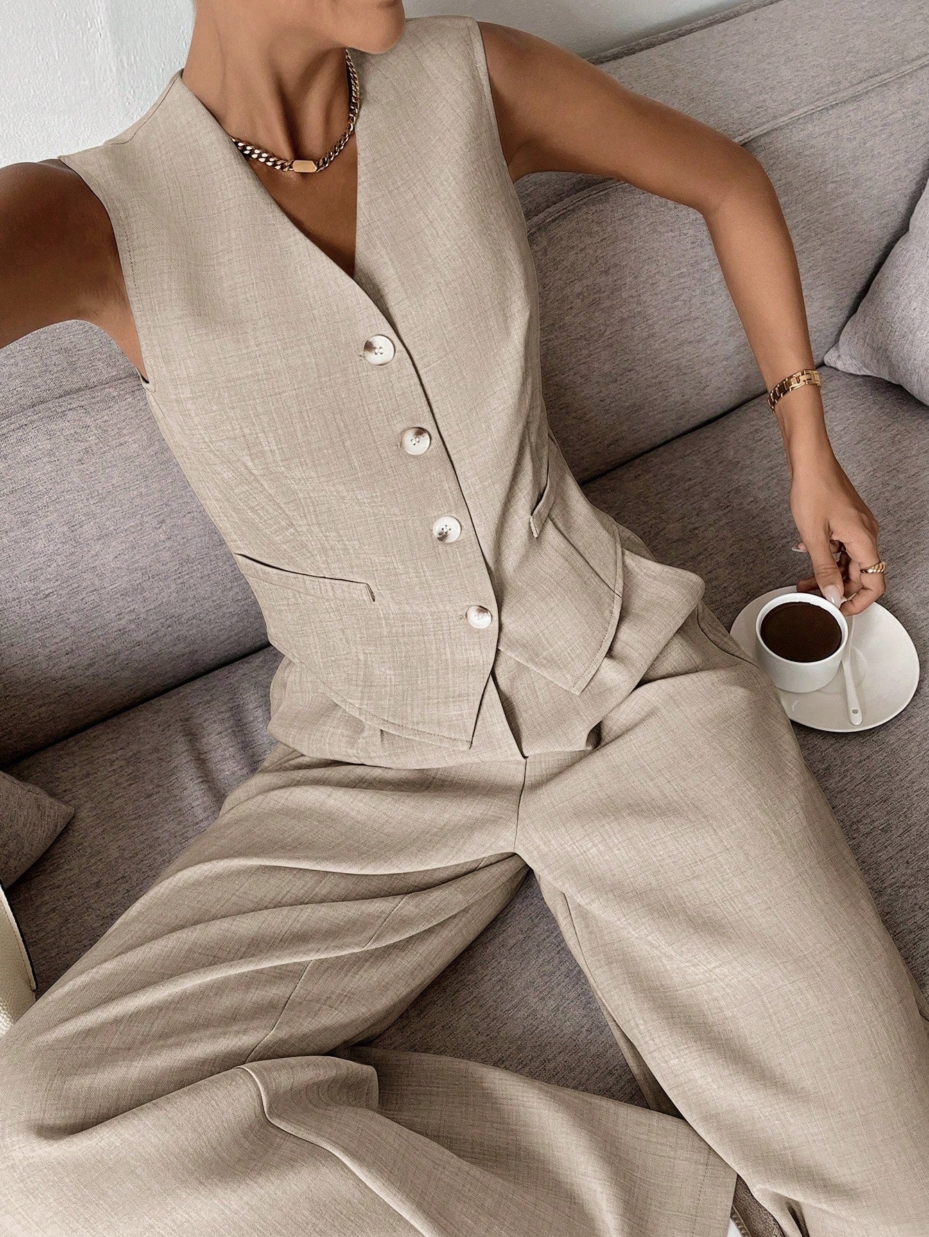 Vrouwelijke Vest en Broek Set Comfortabel Modern Design
