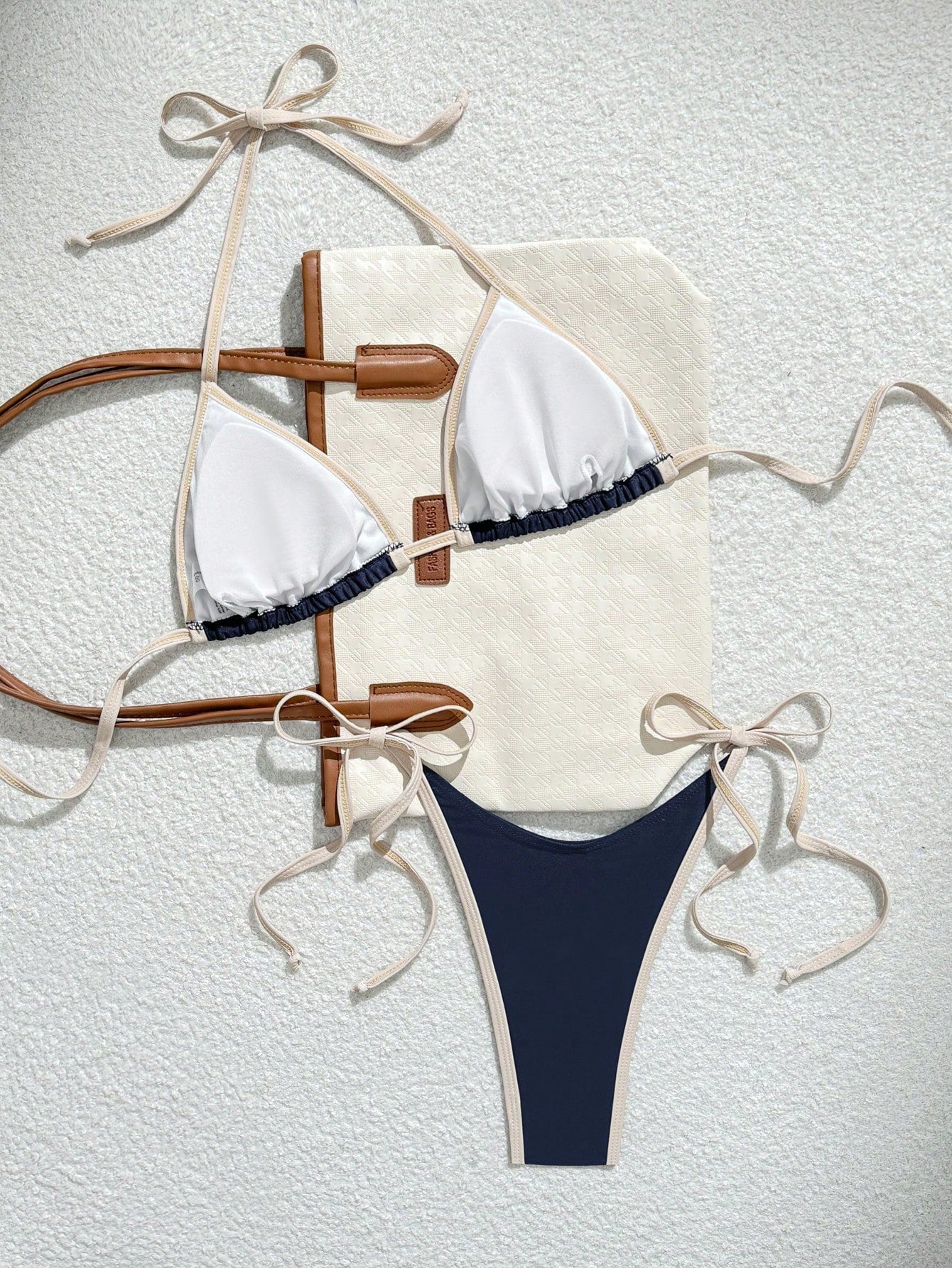 Bikini Set Marineblauw Contrasterende Rand Zomer Badmode