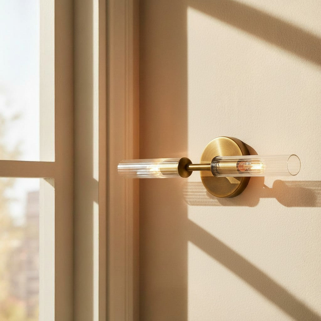 Geribbelde Glazen Wandlamp met Koperkleurige Afwerking – 1 of 2 Lichtpunten voor Badkamer Gang Slaapkamer