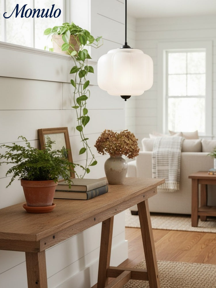 Vintage Kroonluchter met Crèmekleurige Glazen Kappen – Hanglamp in Retro-Stijl voor Eetkamer & Woonkamer