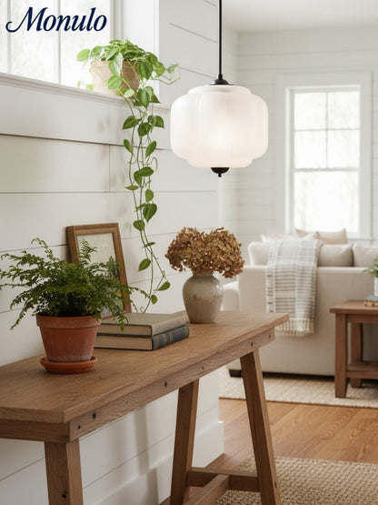 Vintage Kroonluchter met Crèmekleurige Glazen Kappen – Hanglamp in Retro-Stijl voor Eetkamer & Woonkamer