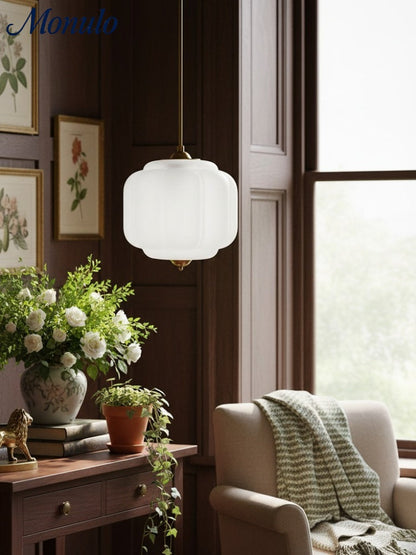 Vintage Kroonluchter met Crèmekleurige Glazen Kappen – Hanglamp in Retro-Stijl voor Eetkamer & Woonkamer