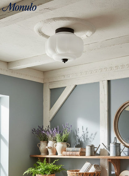 Retro Plafondlamp met Melkglazen Kap – Verfijnde Semi-Flush Mount Verlichting voor Moderne Interieurs