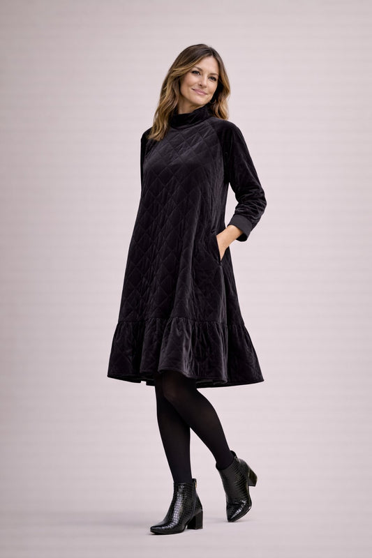 Dames Jurk met Ruches en Diamant Quilt Stof - StudioMarella
