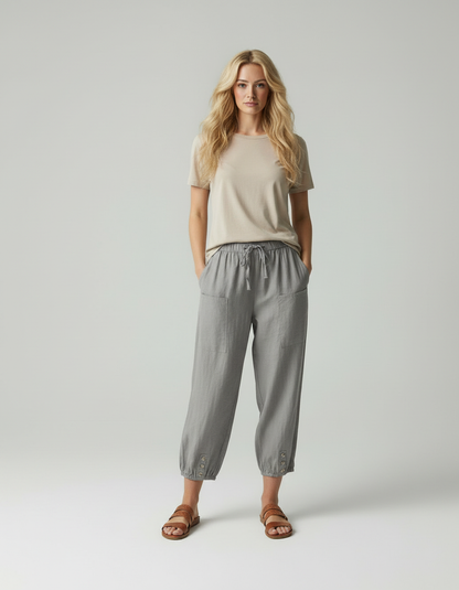 Dames Broek met Knopdetail aan Zoom
