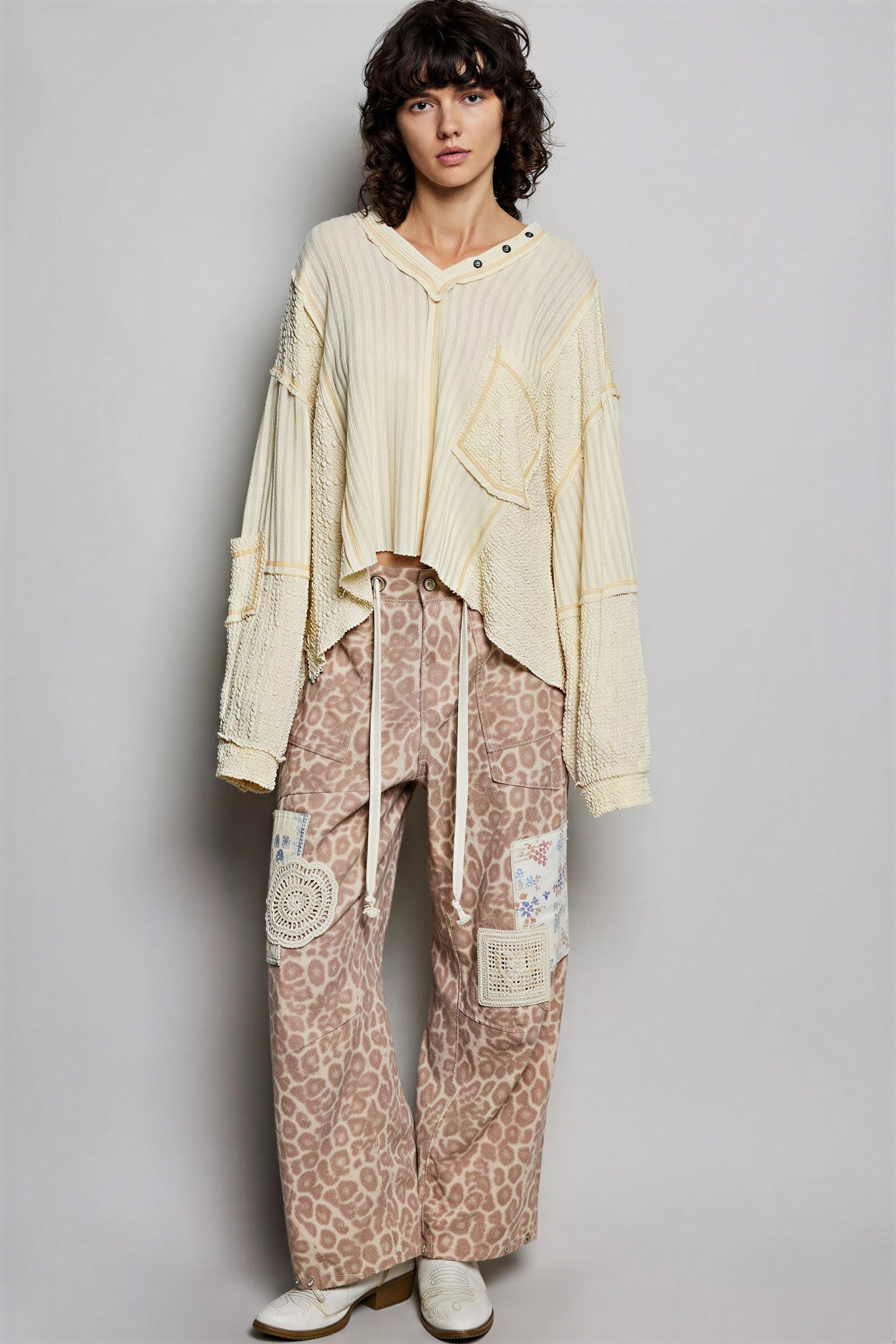 Vrouwelijke Mixtextiel Top met Rib en Bouclé Paneel