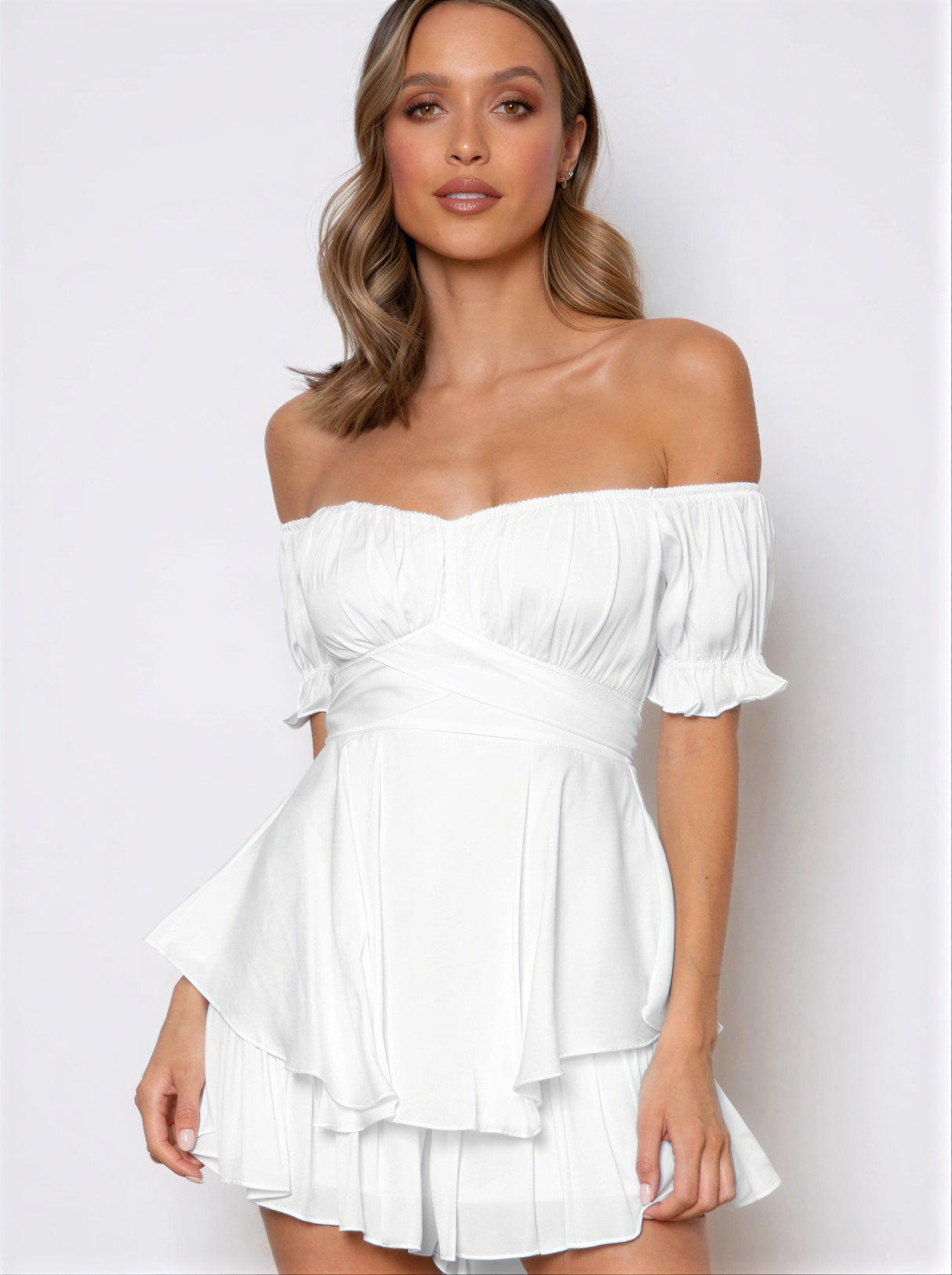 Vrouwelijke Off-the-shoulder Jurk met Rok en Pofmouwen