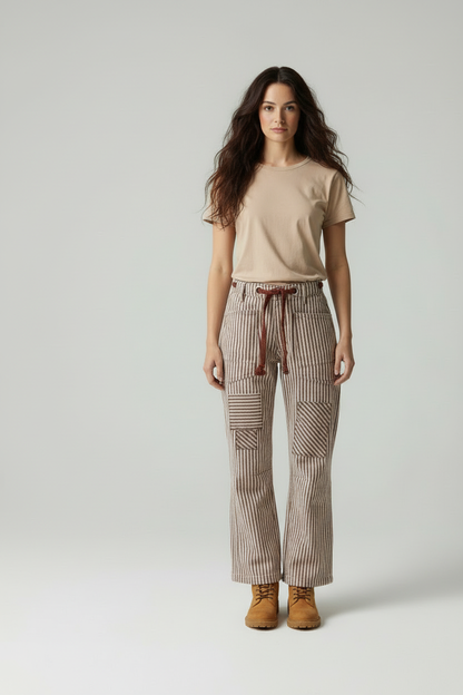 Vrouwelijke Broek met Lussen en Patchwork Details